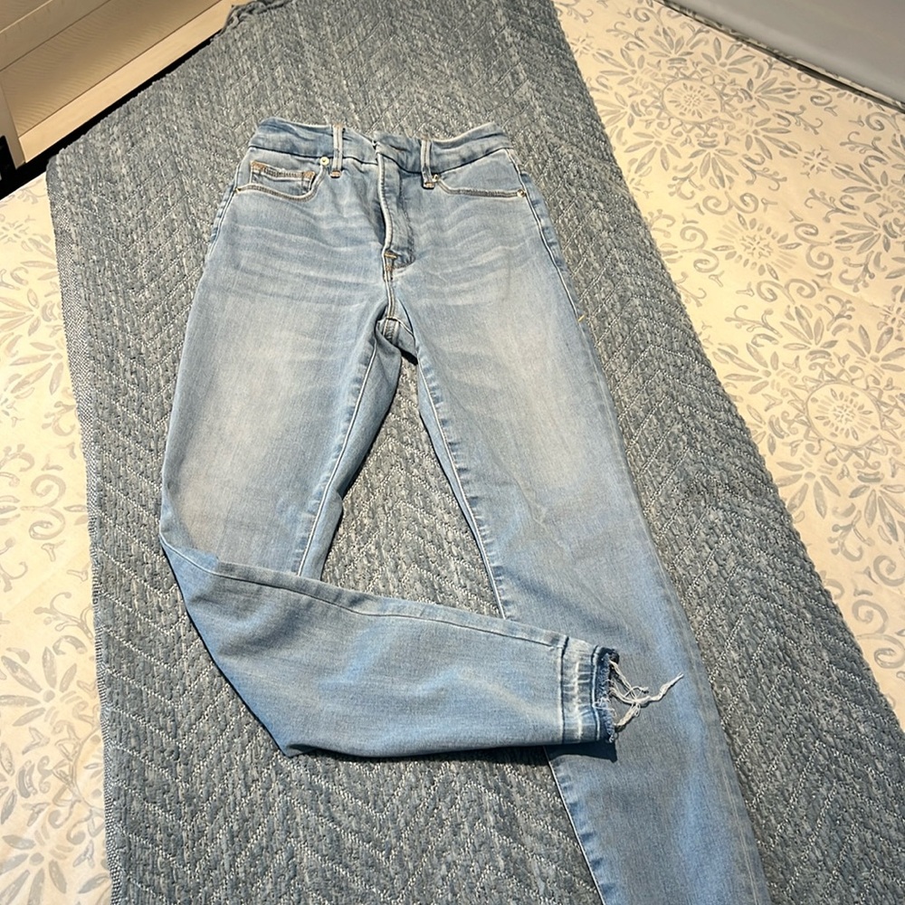 Good American size 00 light blue strech jeans